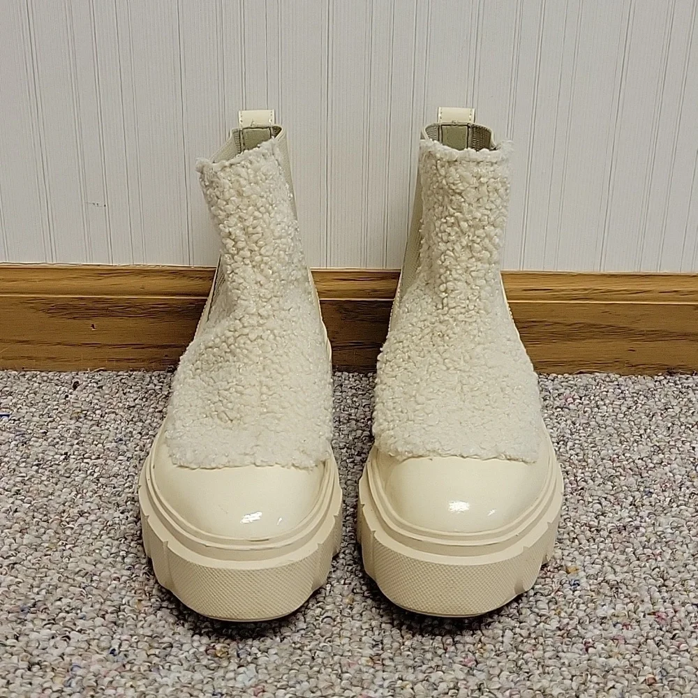 Sorel Caribou X Chelsea Waterproof Cream Winter Boots 6.5
